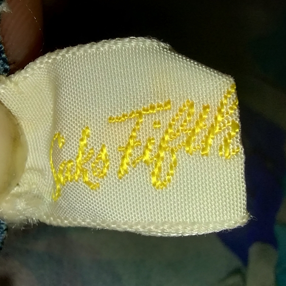 Vintage 1940's or early 50's Saks Fifth Ave 100% silk scarf basically flawless - Picture 5 of 8